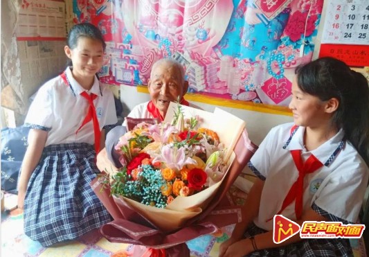 日照市第三实验小学——寻访老党员，传承红色基因