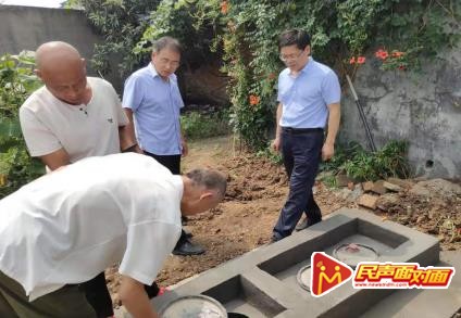 新野县长赵红亮——深入樊集乡调研脱贫攻坚工作
