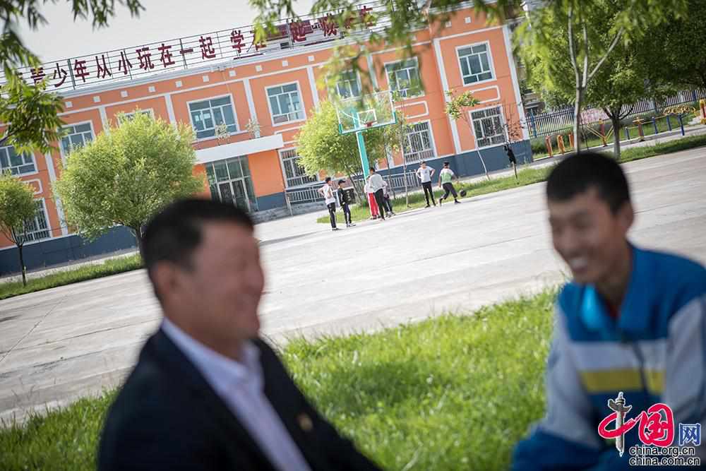 【边疆党旗红】天山冰雪牧道引路人——党员努尔江的“初心”