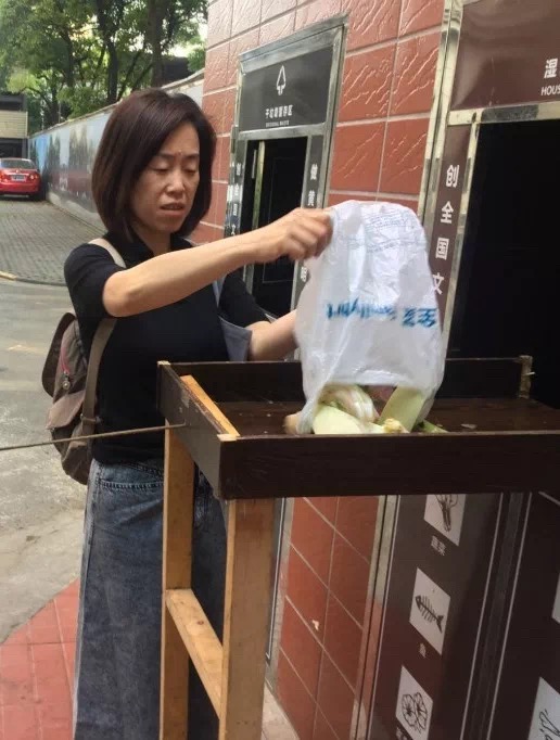 人民网记者一线调查：垃圾分类第五天，上海人民是高手！
