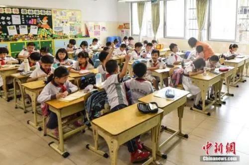 暑假60天报了7个班 孩子的童年如何“荡起双桨”？