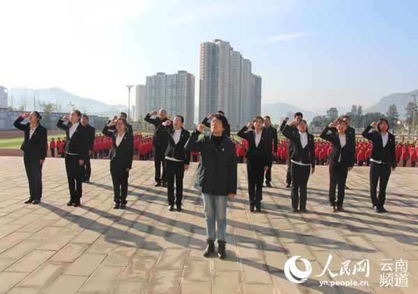 云南华坪女子高中：“红梅”朵朵开 香飘云天外