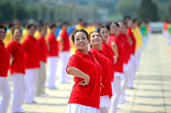 全民健身日 让运动细胞“燃”起来