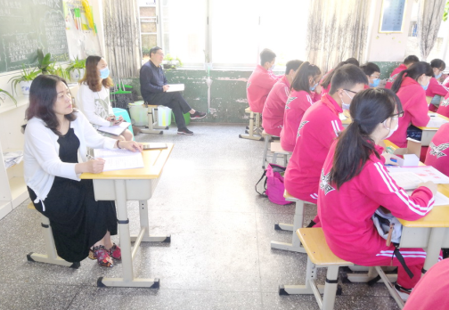 云南大关：翠华中心校抓实推门听课 促进质量提升