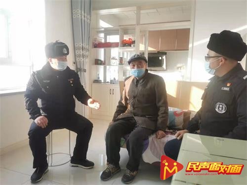 新疆:阿热吾斯塘派出所民警走访慰问辖区独居老人