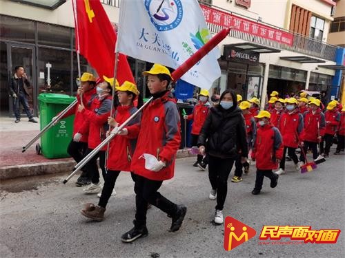 我们与雷锋精神同行！