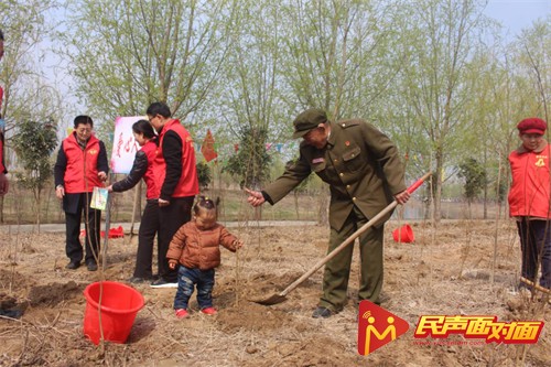 安徽亳州：“三级好人”来植树，美丽乡村在行动