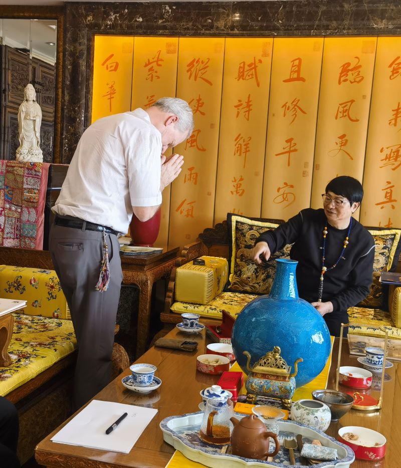 师者·行者·倡者：佛濤先生与斯蒂文·洛克菲勒的文化互鉴实践录