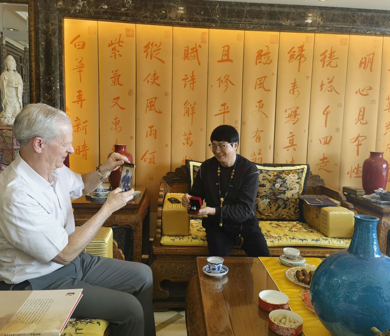 师者·行者·倡者：佛濤先生与斯蒂文·洛克菲勒的文化互鉴实践录