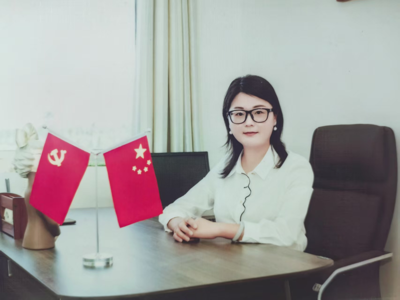 教育之光点亮乡村未来：记郯城县中小埠小学校长刘艳丽的坚守与奉献