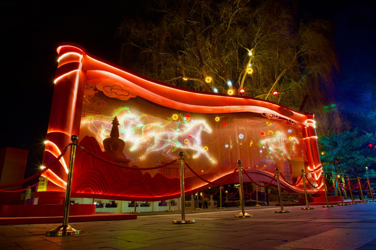 新春走基层|“万马”奔涌中轴畔 古都新春焕“京”彩